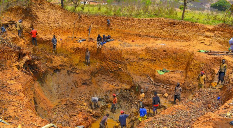 Trapped Miners in Zimbabwe